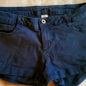3 pairs of Junior's shorts